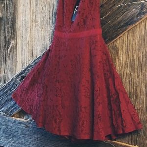 Lulu's lined lacey cocktail dress